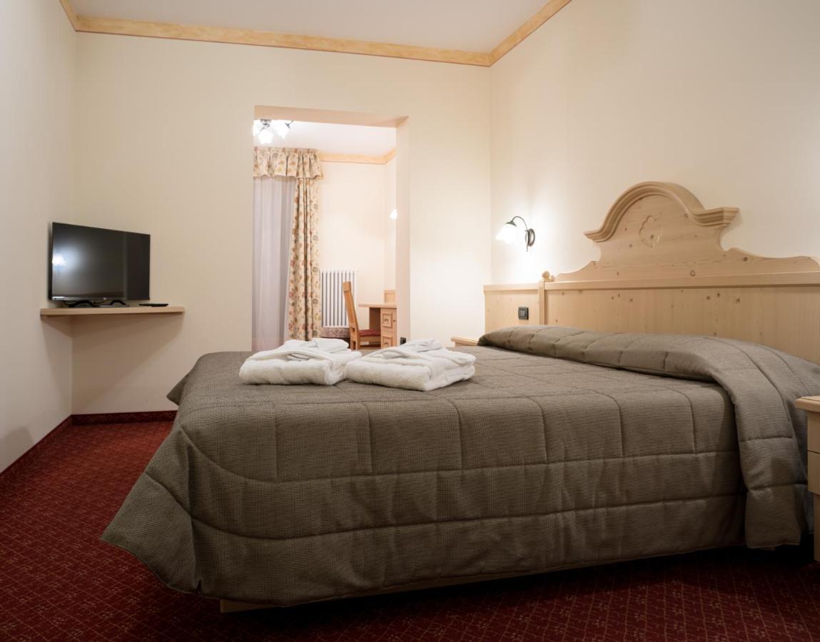 Hotel Crepei Поцца-ди-Фасса Экстерьер фото