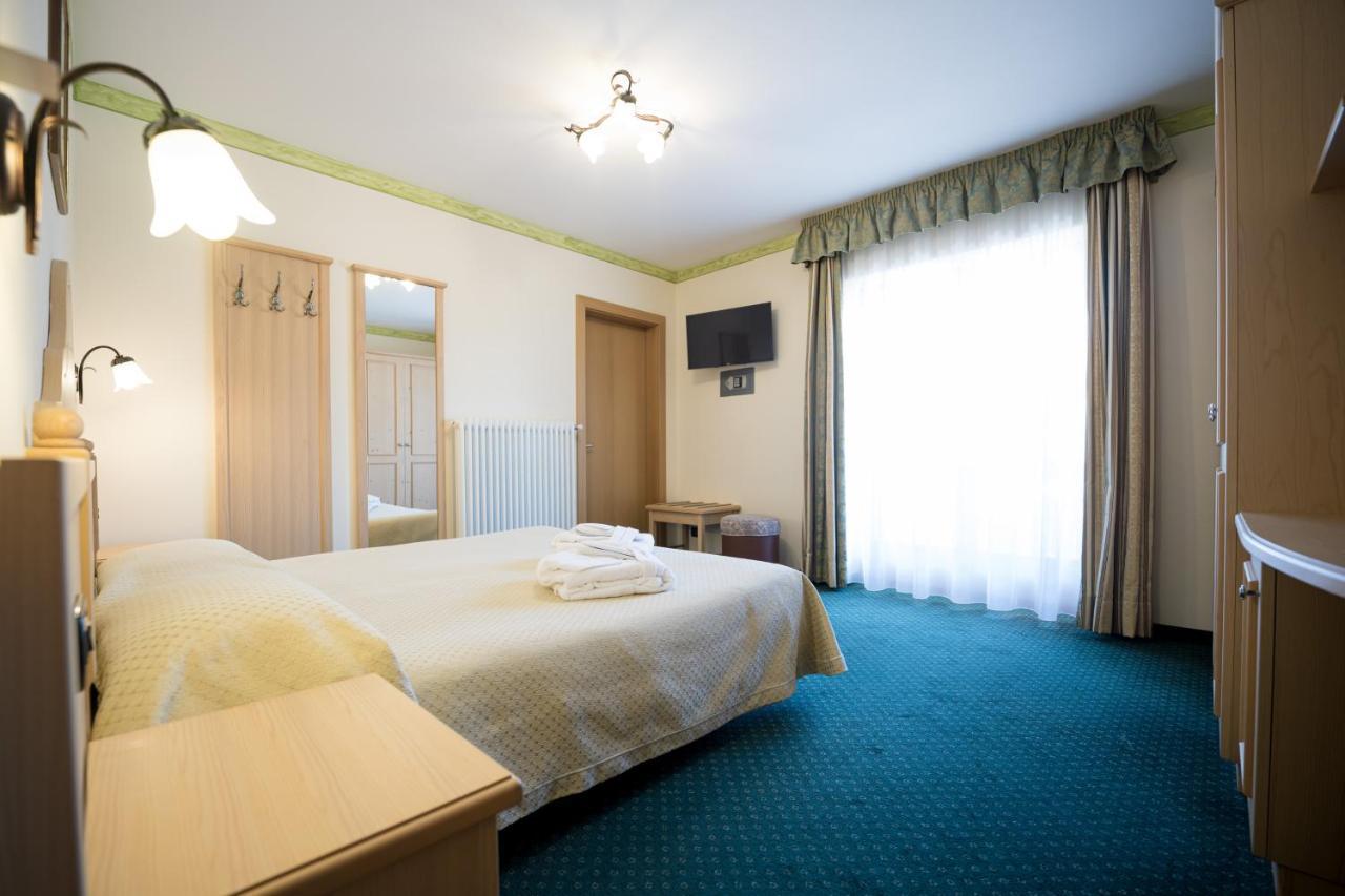 Hotel Crepei Поцца-ди-Фасса Экстерьер фото