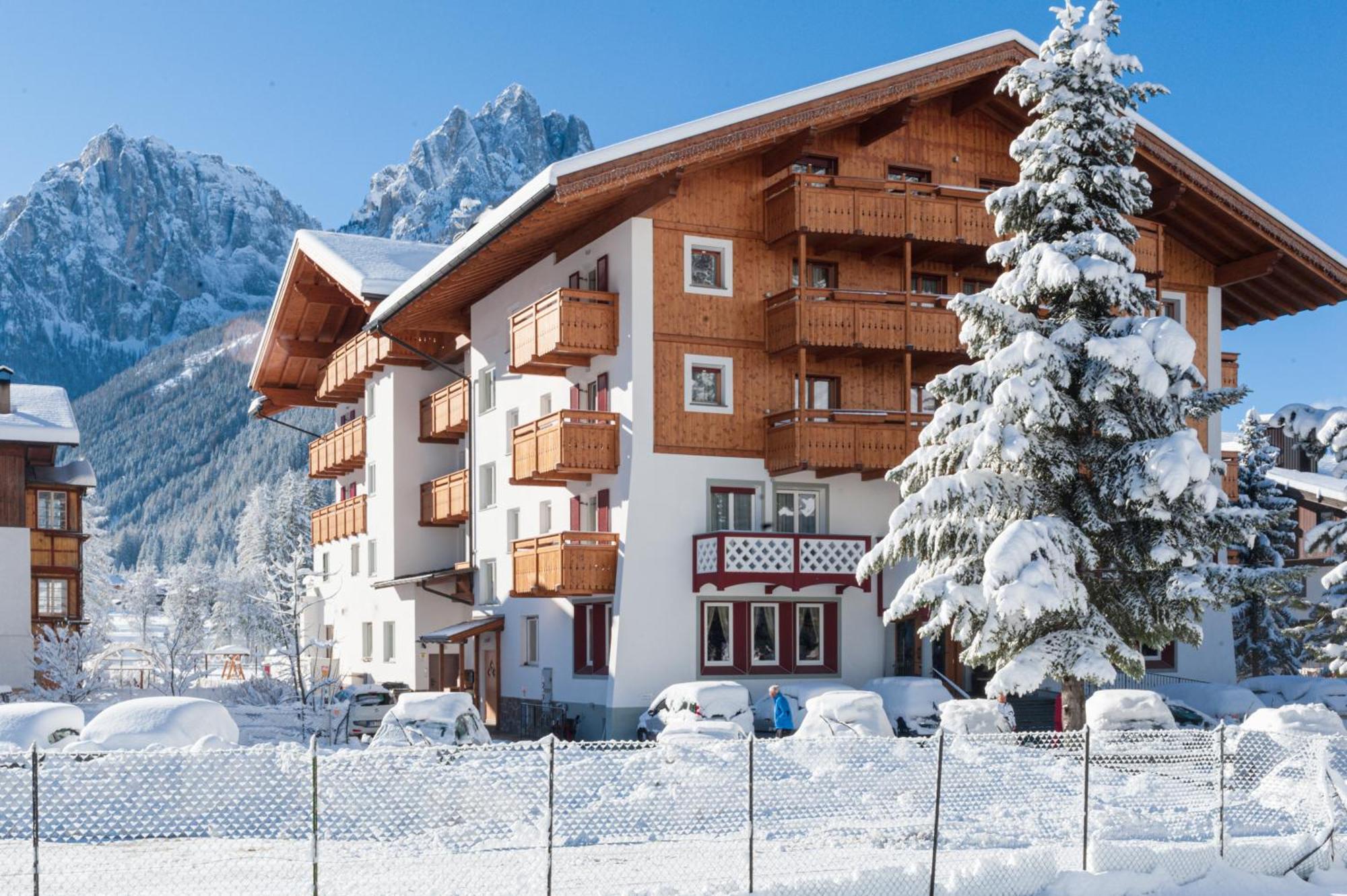 Hotel Crepei Поцца-ди-Фасса Экстерьер фото